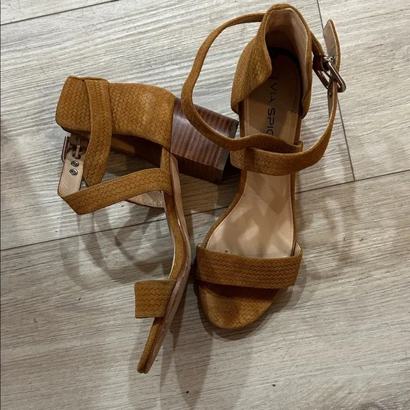 Via Spiga Tan Strappy Sandals - Picture 3 of 8
